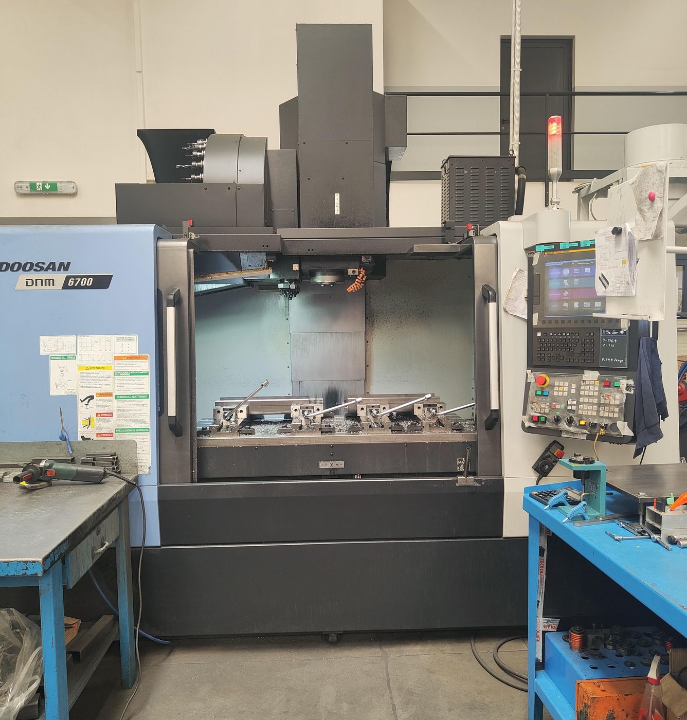Vertical machining centre