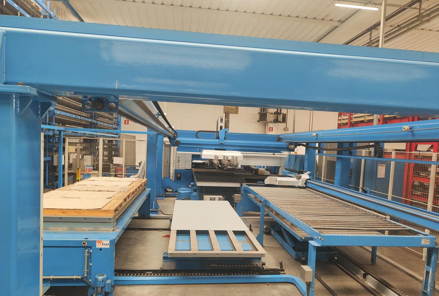 Sheet-metal laser cutting line