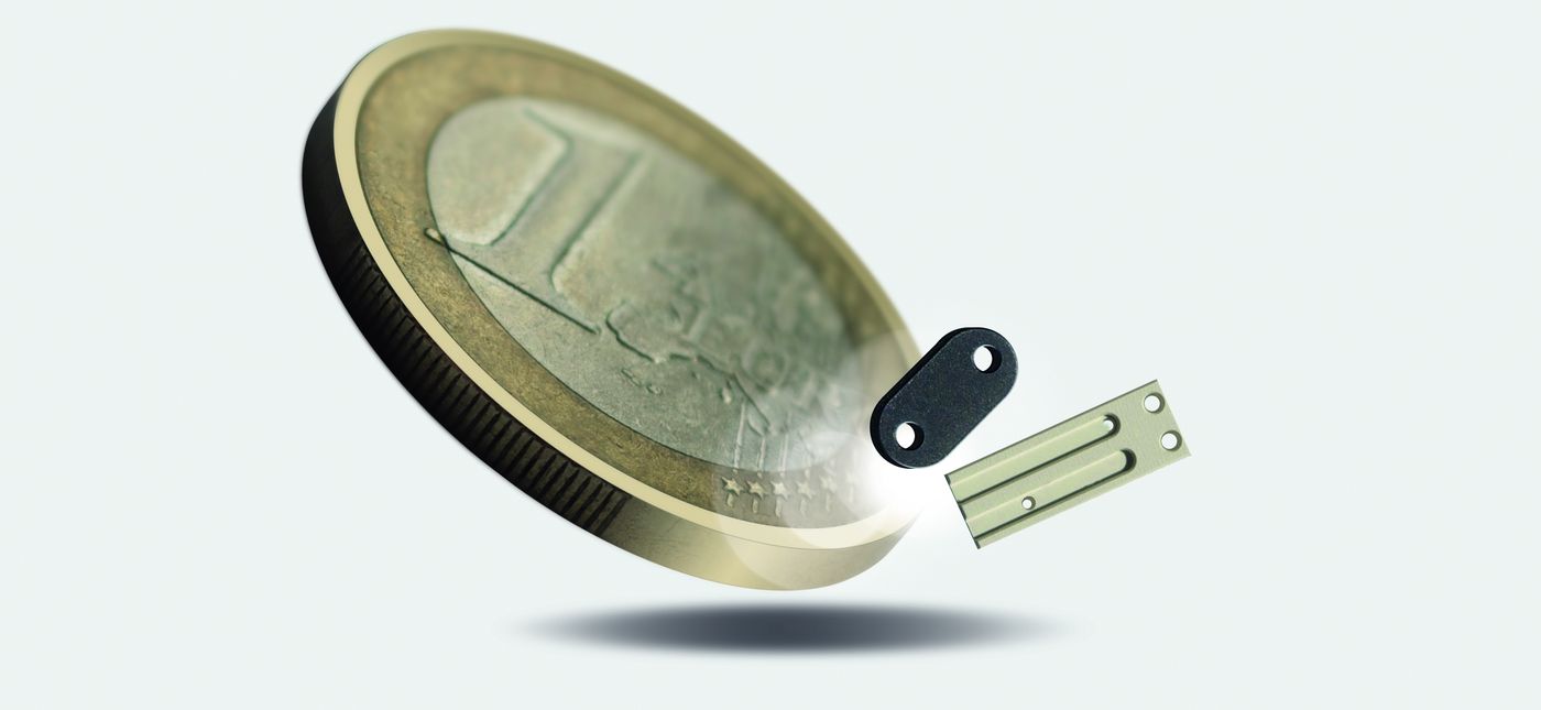 Precision micro-machined engineering-plastic part (5)